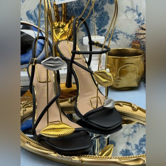 🆕 GIANNI BINI 🧿 NWOB Carletta Lip Ornamented Sandals, Black Leather, Sz 7 - Picture 8 of 16